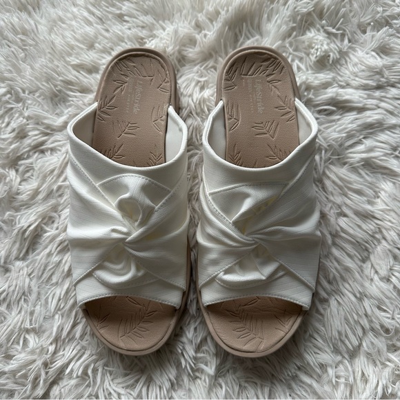 Life Stride Shoes - Lifestride Bzees Smile Wedge Sandal White New In Box Size 11